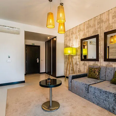 Lisotel - & Λεϊρία