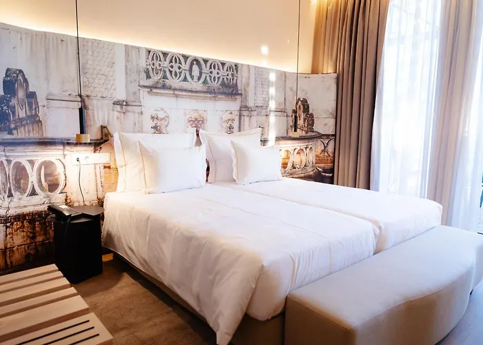 Отель Lisotel - & 4*