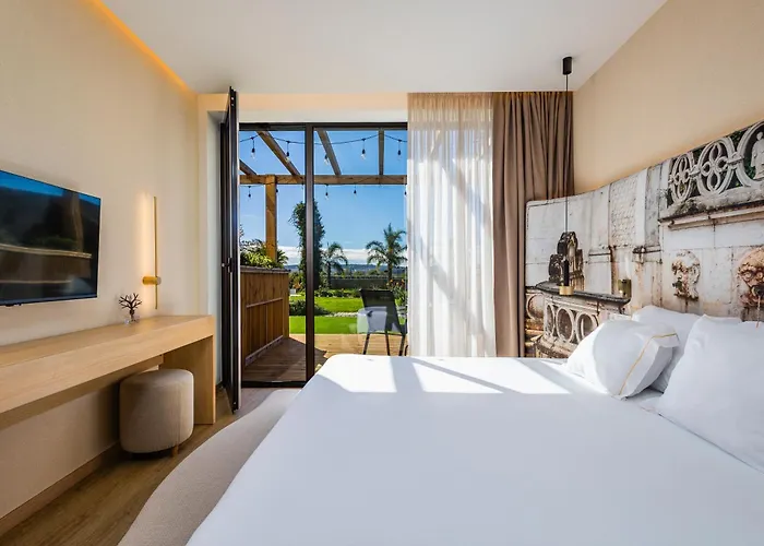 Hotell Lisotel - & 4*